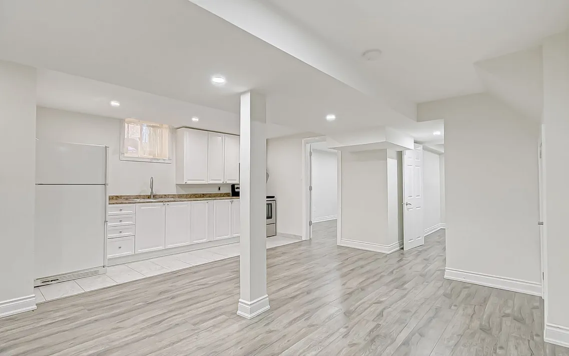 Finished legal basement apartment with kitchen, Vaughan